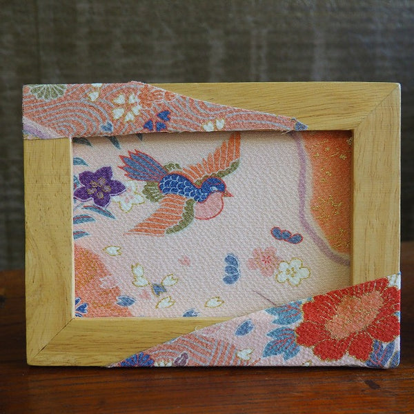 0050　Frame art 【Flowing water chrysanthemum pattern and bird pattern】 Hand-dyed Kimono Remake Handmade Interior