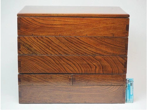0719 A five-tiered, lacquered box made of oak wood.<BR><BR>　/ 02 Japan "Bento box"　重箱 /JAPAN japanese antique vintage lacquerware