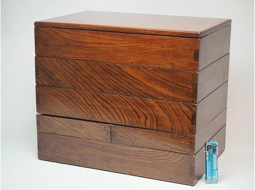 0719 A five-tiered, lacquered box made of oak wood.<BR><BR>　/ 02 Japan "Bento box"　重箱 /JAPAN japanese antique vintage lacquerware