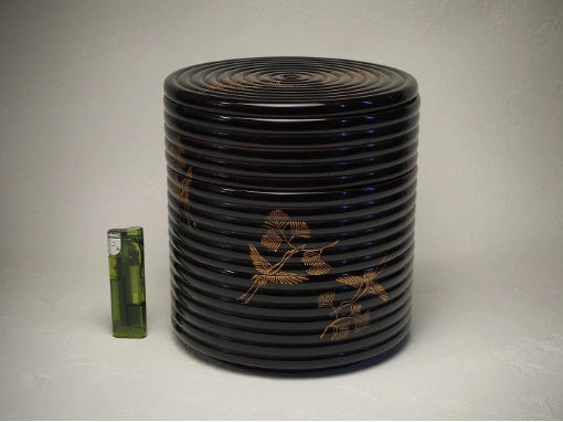 0596 A three-tiered round bento box with a crane and pine tree pattern　<BR><BR>/ 02 Japan "Bento box"　重箱 /JAPAN japanese antique vintage lacquerware