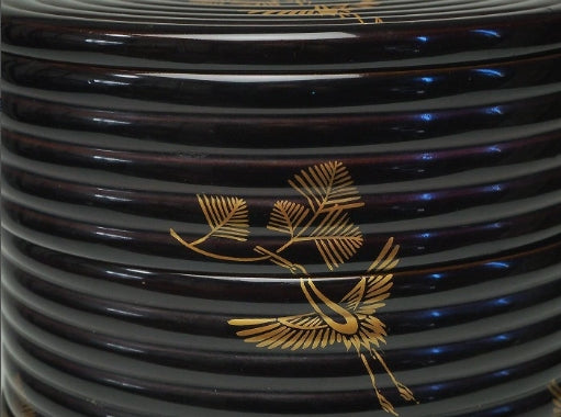 0596 A three-tiered round bento box with a crane and pine tree pattern　<BR><BR>/ 02 Japan "Bento box"　重箱 /JAPAN japanese antique vintage lacquerware