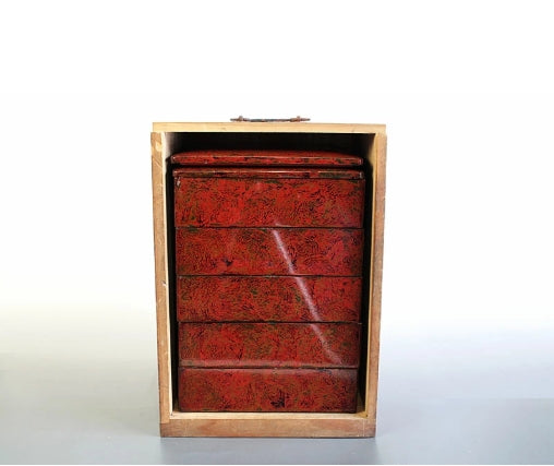0170 A five-tiered bento box decorated with a moss pattern, characteristic of Tsugaru lacquerware..　<BR>/ 02 Japan "Bento box"　重箱 /JAPAN japanese antique vintage lacquerware