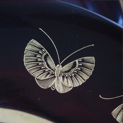 0005 A large, lidded, lacquered bowl adorned with floral and butterfly patterns.　/ 02 Japan "Bento box"　重箱 /JAPAN japanese antique vintage lacquerware