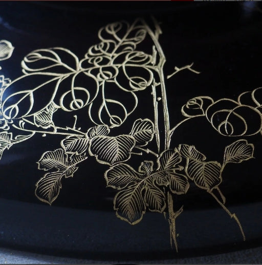 0005 A large, lidded, lacquered bowl adorned with floral and butterfly patterns.　/ 02 Japan "Bento box"　重箱 /JAPAN japanese antique vintage lacquerware