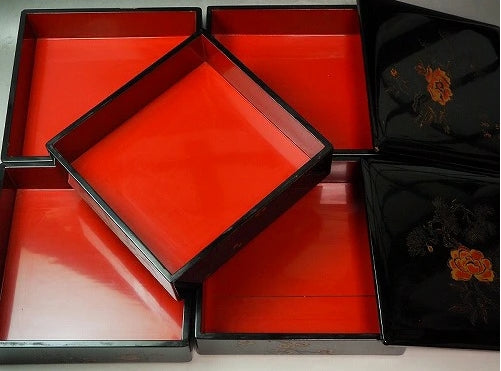 <BR>0779 Murakami wood carving, lacquered lacquerware, gold polished tiered box.<BR><BR>/ 02 Japan "Bento box"　重箱 /JAPAN japanese antique vintage lacquerware