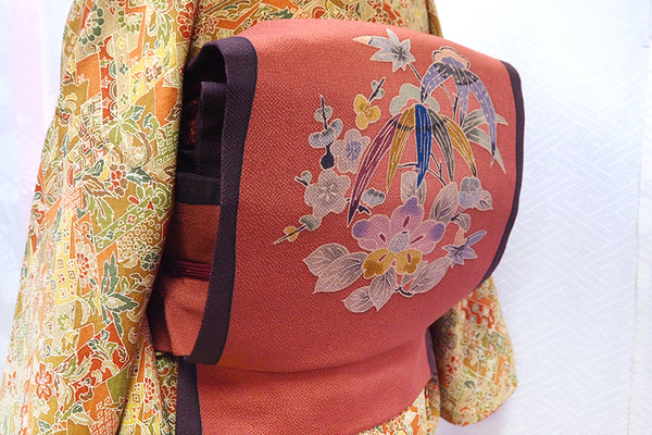 Kimono set of chintz that is colored even more by layering red　0001　赤色を重ねて一層色づく 寄せ裂更紗の小紋セット　正絹 着物・帯・帯揚げ・帯締め　4点セット