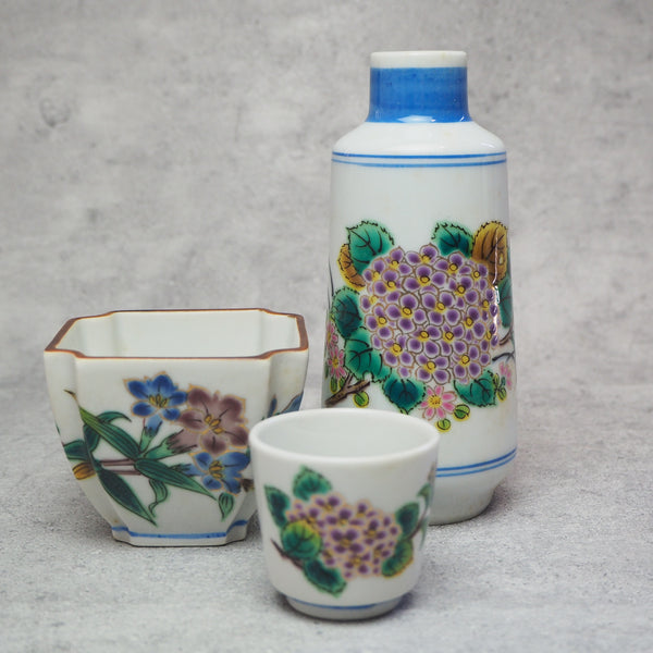 "Sake bottle and sakazuki" 0001 Kutaniyaki　Japanese porcelain Sake set