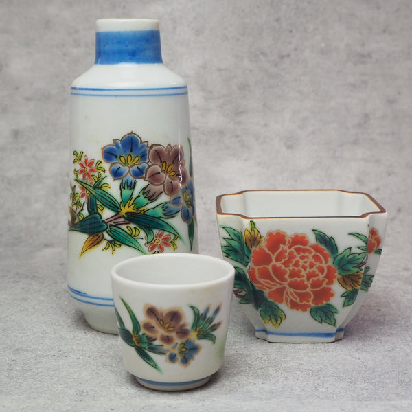 "Sake bottle and sakazuki" 0001 Kutaniyaki　Japanese porcelain Sake set